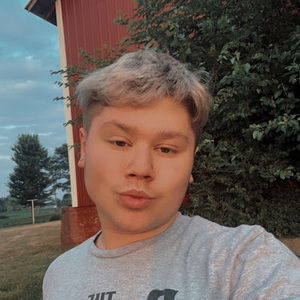 Meet your Posher, Wyatt